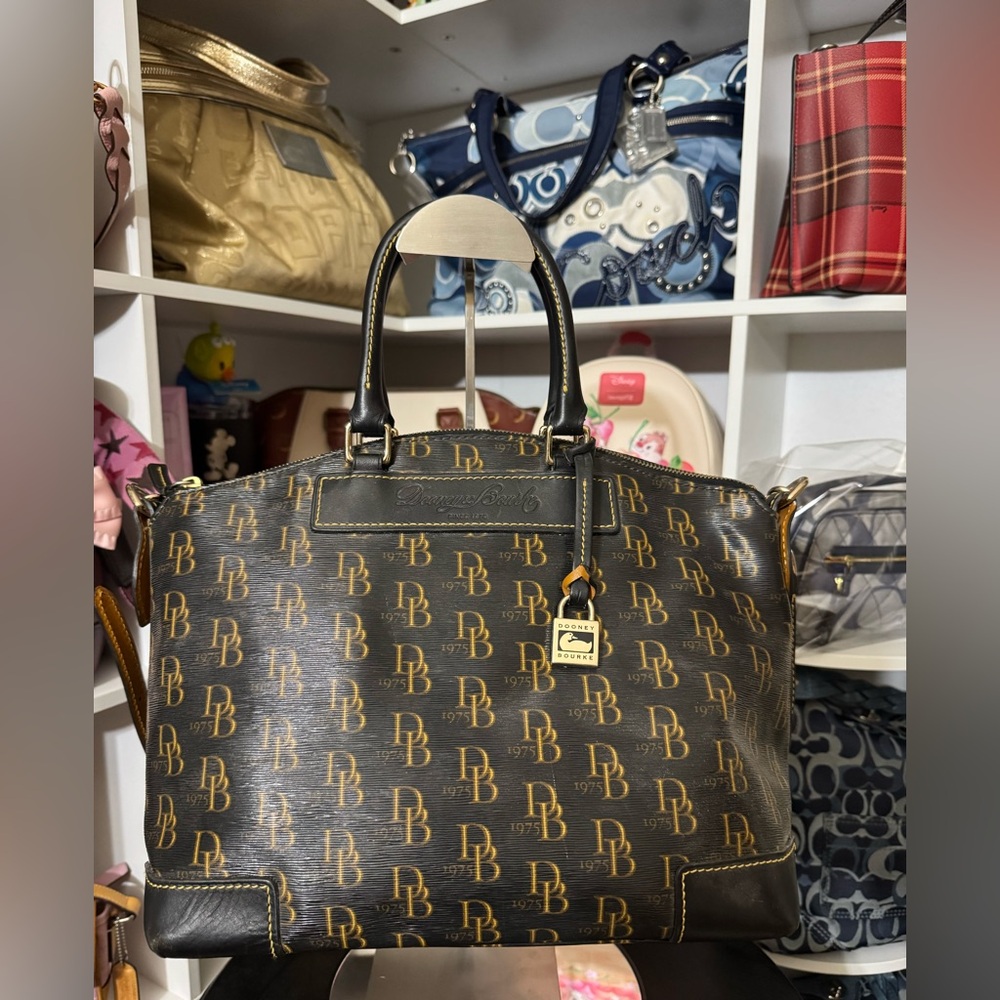 Dooney & Bourke 1975 Signature Vanessa Bag